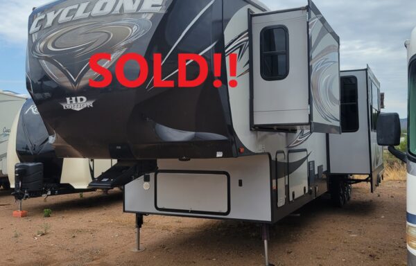 2014 Cyclone by Heartland 5th Wheel Toy Hauler – PRICE REDUCED!!